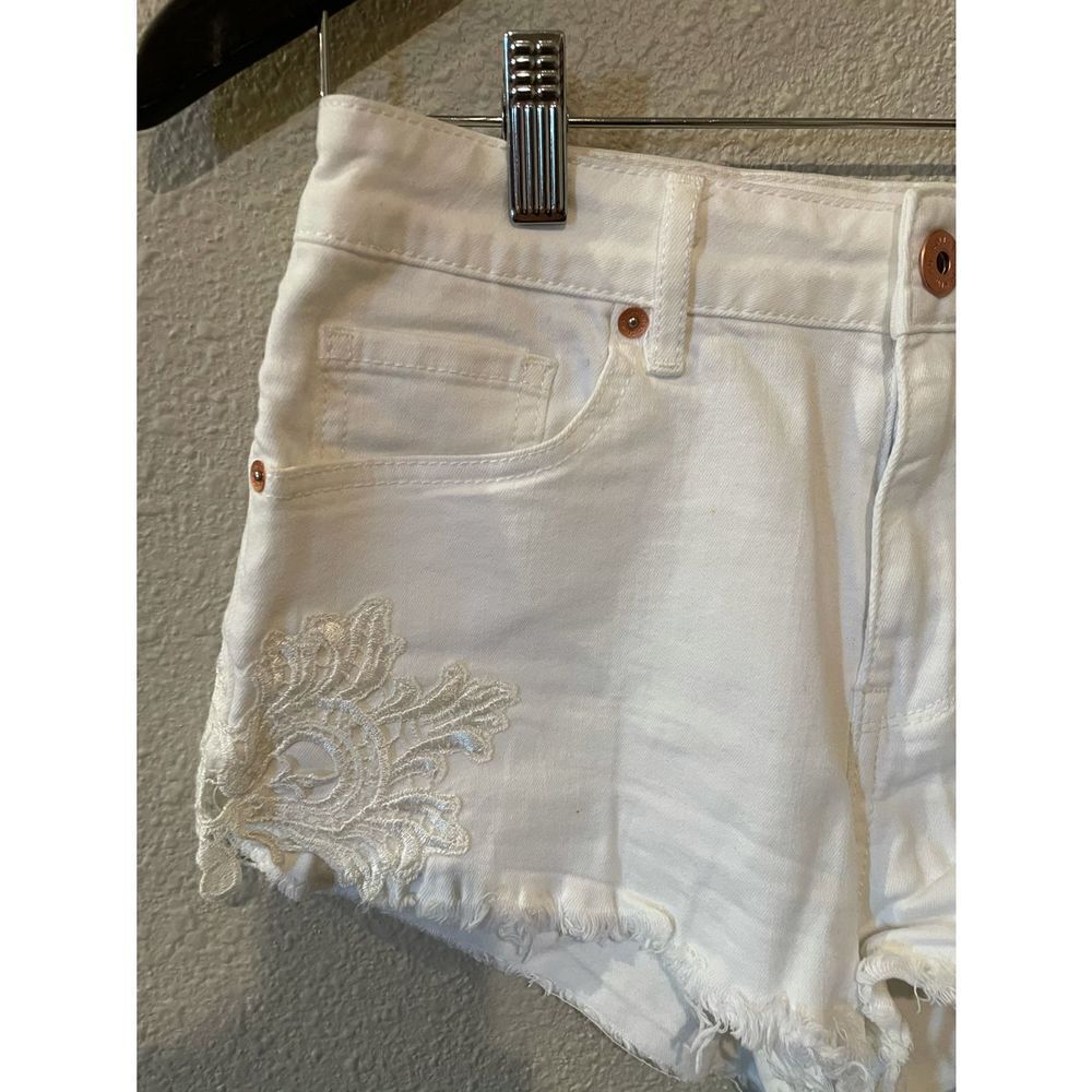 Highrise white jean shorts with lace bullhead denim size 5 - Picture 3 of 6